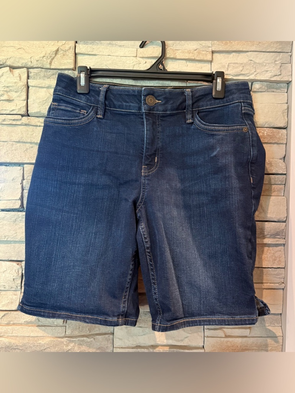 Liz Claiborne Sara Bermuda Shorts Women's Size 10P Mid Rise Stretch Waistband